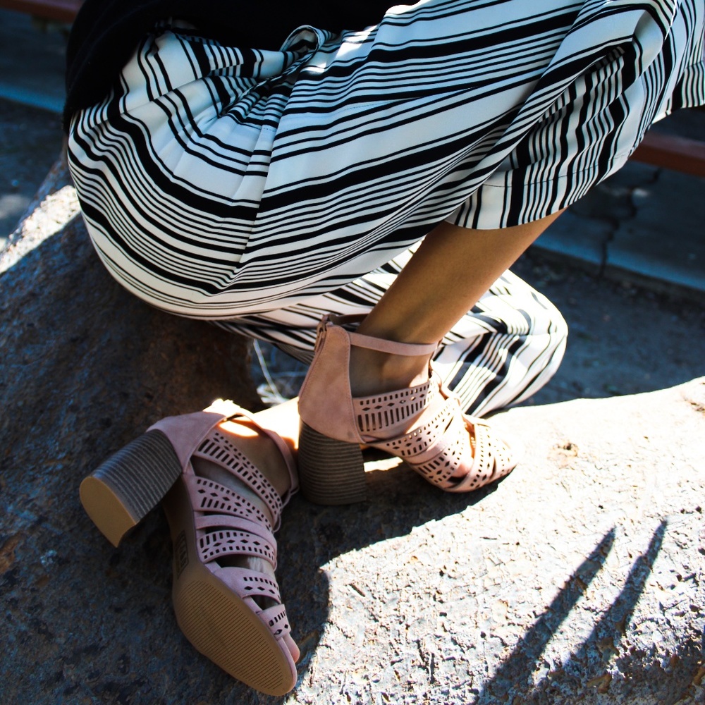 🚨LAST PAIR!!//The Jade// Mauve cutout heel - Picture 3 of 8